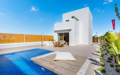 Vista exterior de Casa o xalet en venda en Los Alcázares amb Aire condicionat, Calefacció i Jardí privat