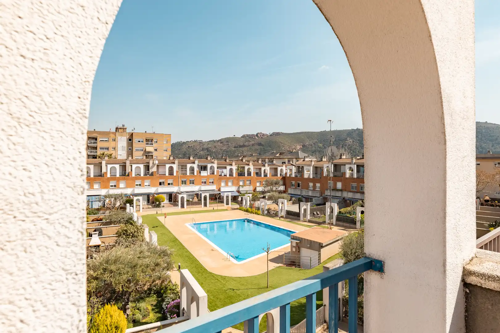Vista exterior de Casa adosada en venta en Martorell con Aire acondicionado, Calefacción y Jardín privado
