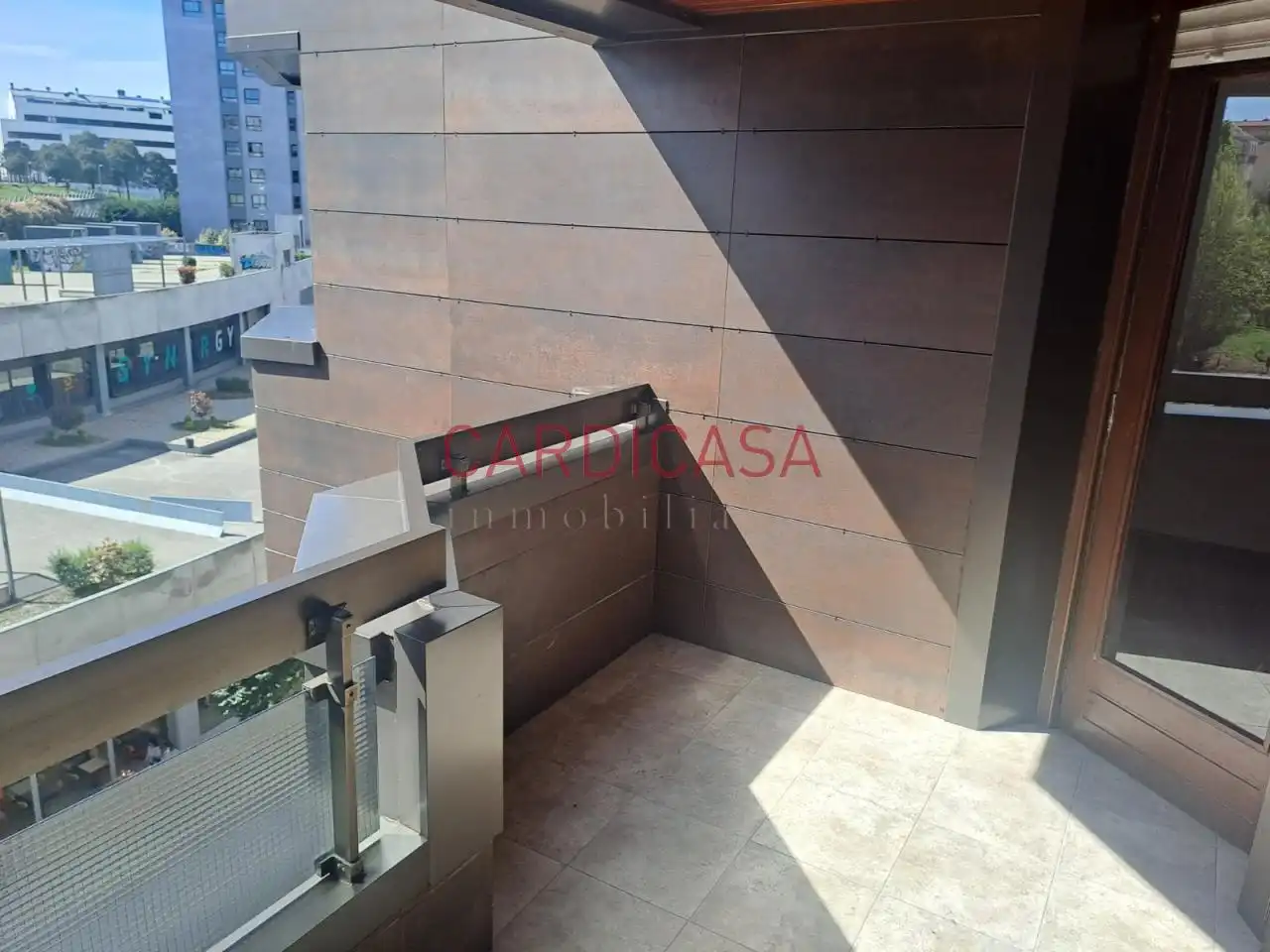 Terraza de Piso de alquiler en Vigo  con Calefacción, Parquet y Balcón