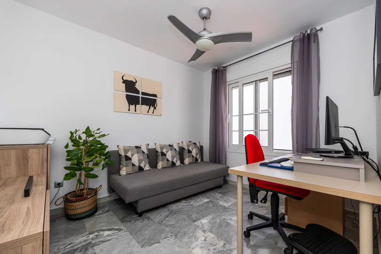 Sala d'estar de Casa adosada en venda en Mijas amb Aire condicionat, Jardí privat i Terrassa