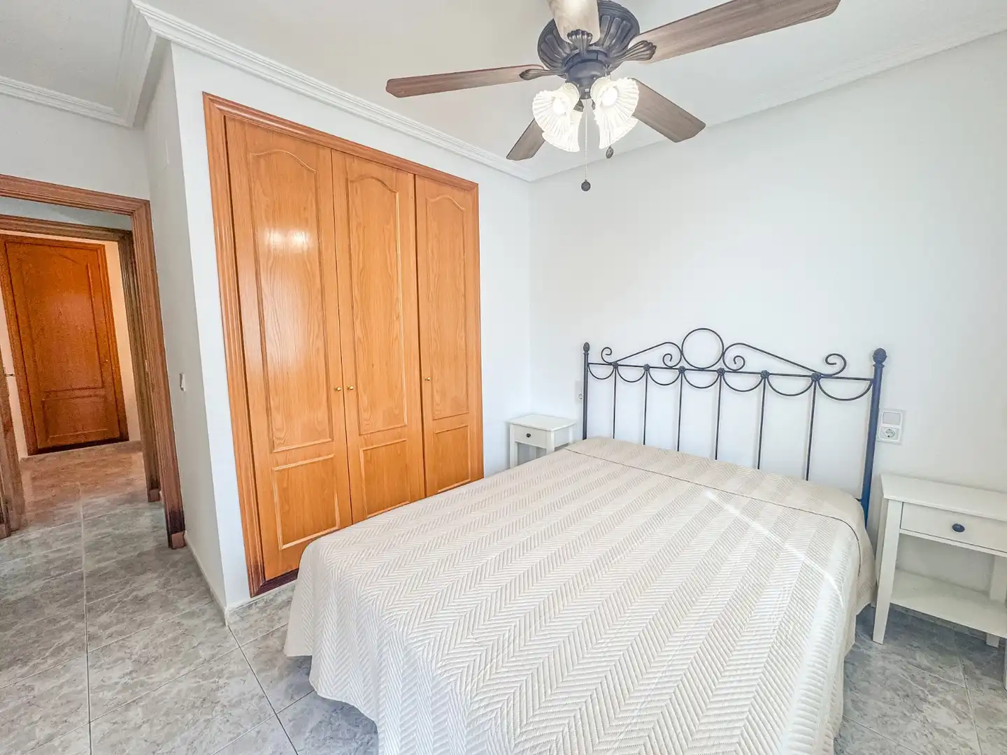 Habitación de Apartamento de alquiler en Santa Pola con Terraza, Piscina y Amueblado