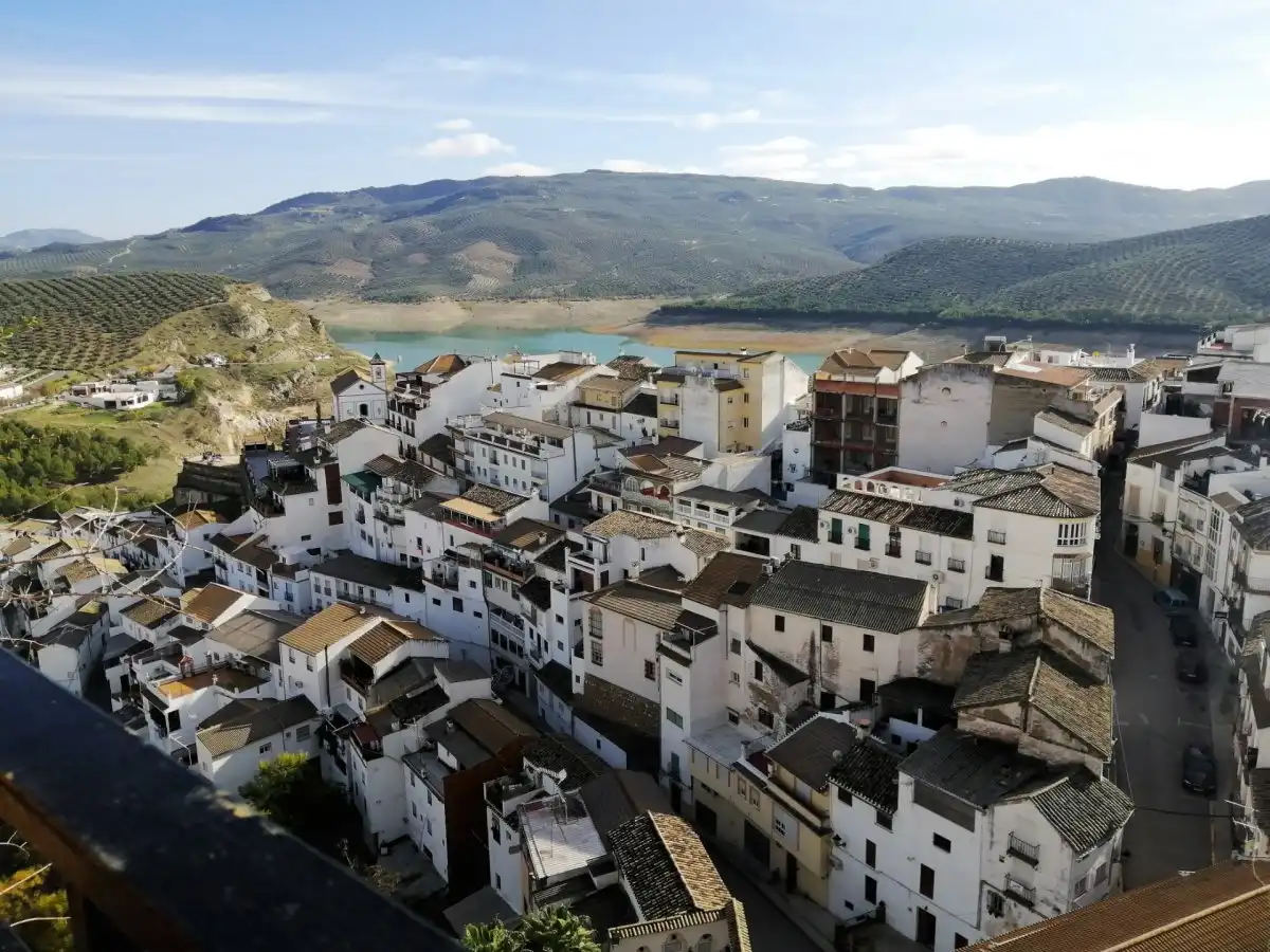 Country homes for sale in Iznájar