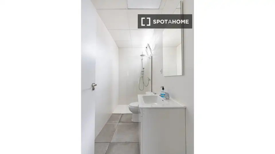 Bathroom of Flat for rent in Murcia  with Air Conditioner, Heating and Furnished