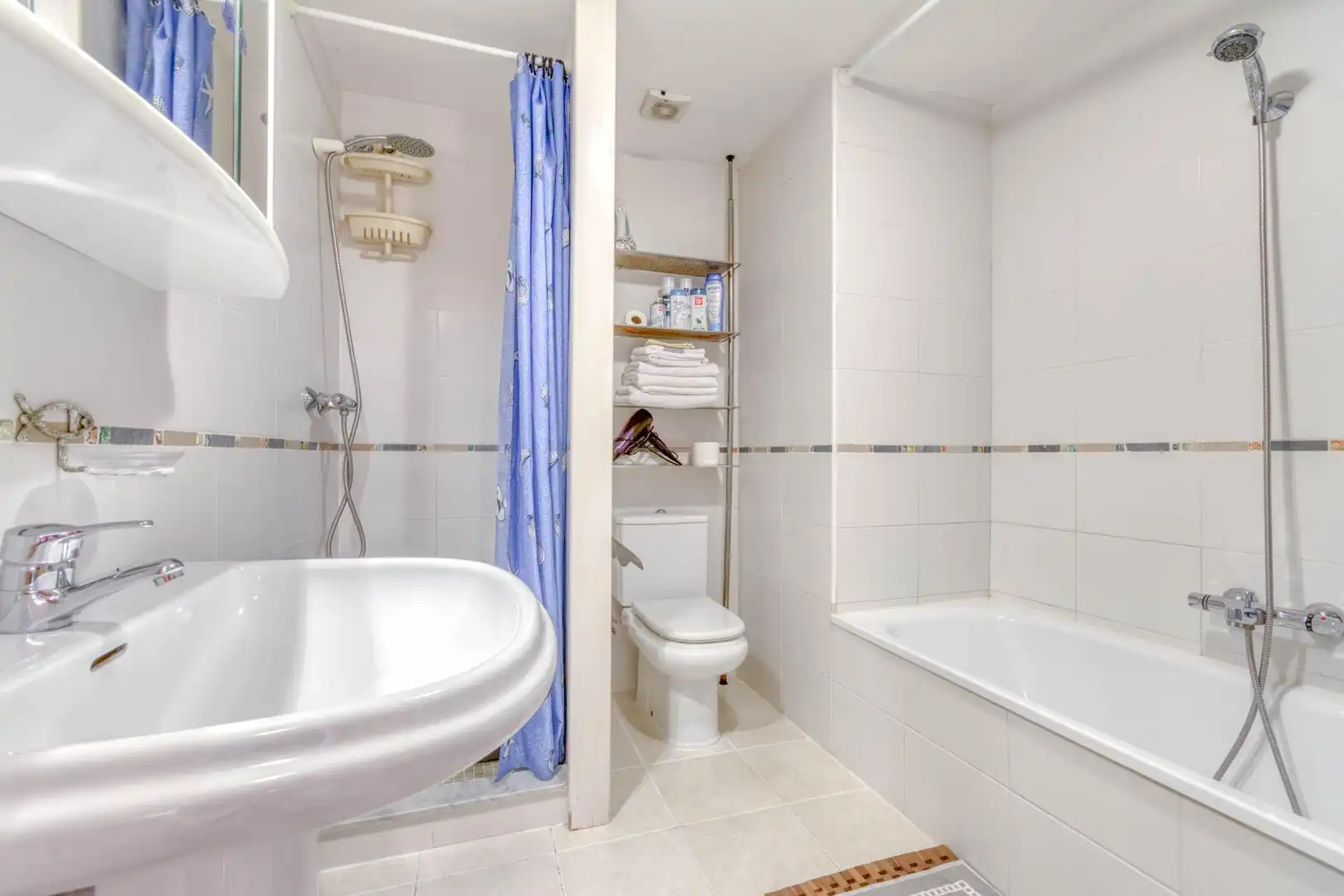 Bathroom of Apartments for sale in Roses  with Heating and Swimming Pool