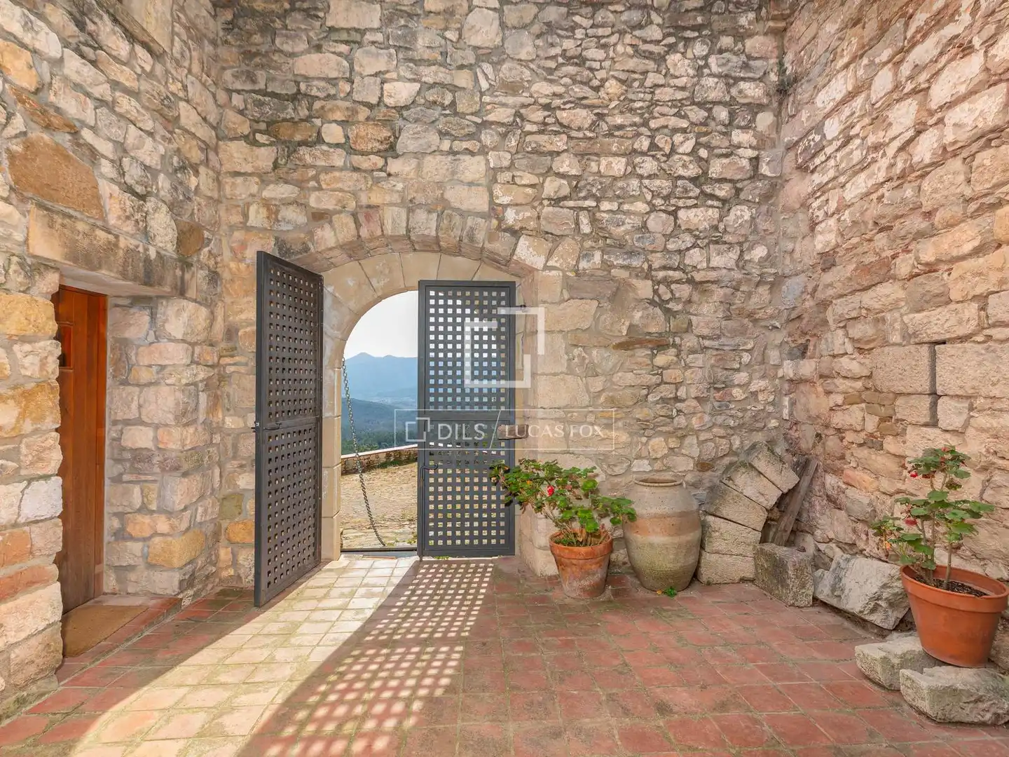 Country house with garden for sale in Amer, imagen 13