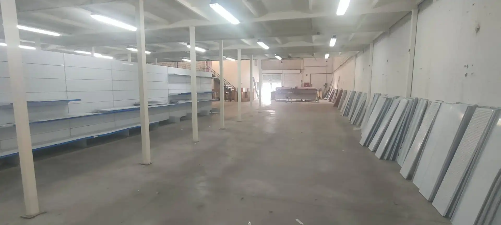 Industriegebäude zur Miete in Periurbano Este - Campiña, imagen 2