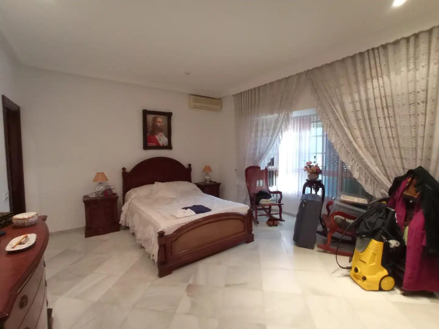 Habitación de Casa o chalet en venta en Chiclana de la Frontera con Aire acondicionado, Calefacción y Jardín privado