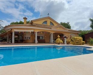 Vista exterior de Casa o xalet en venda en Bétera amb Aire condicionat, Calefacció i Jardí privat