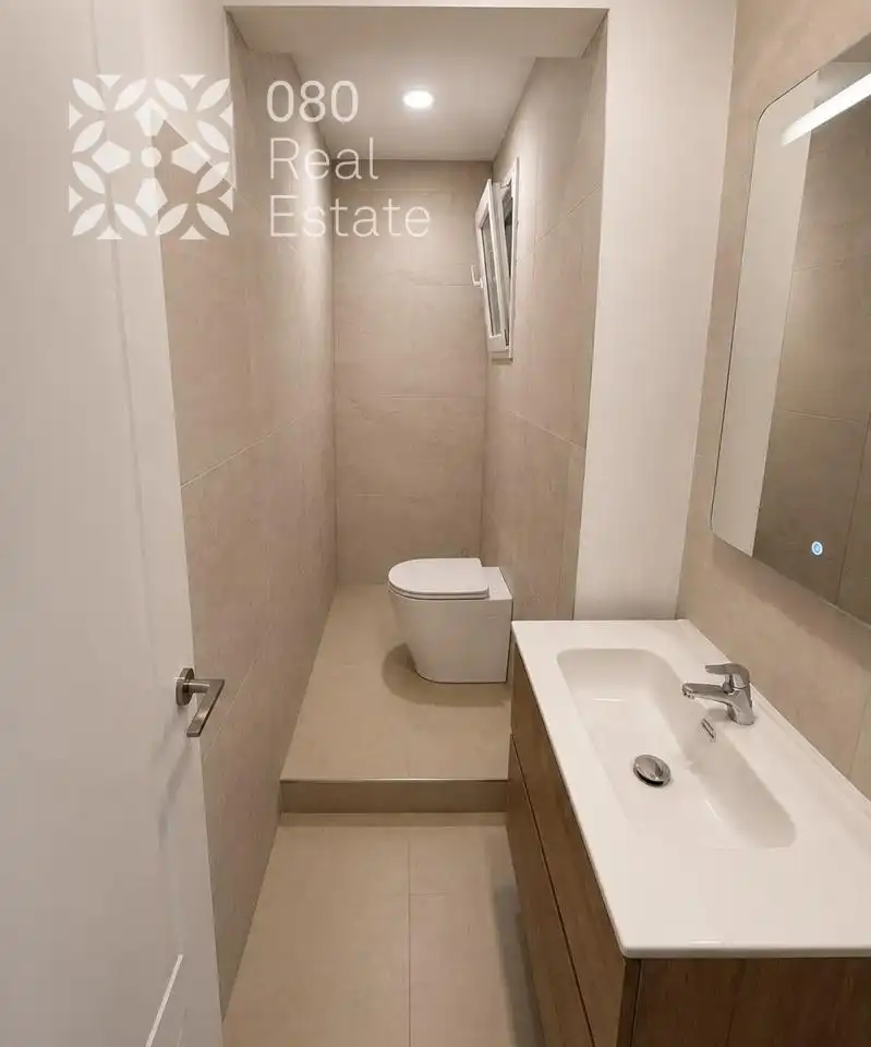 Badezimmer von Wohnung zum Verkauf in Sant Joan Despí mit Klimaanlage