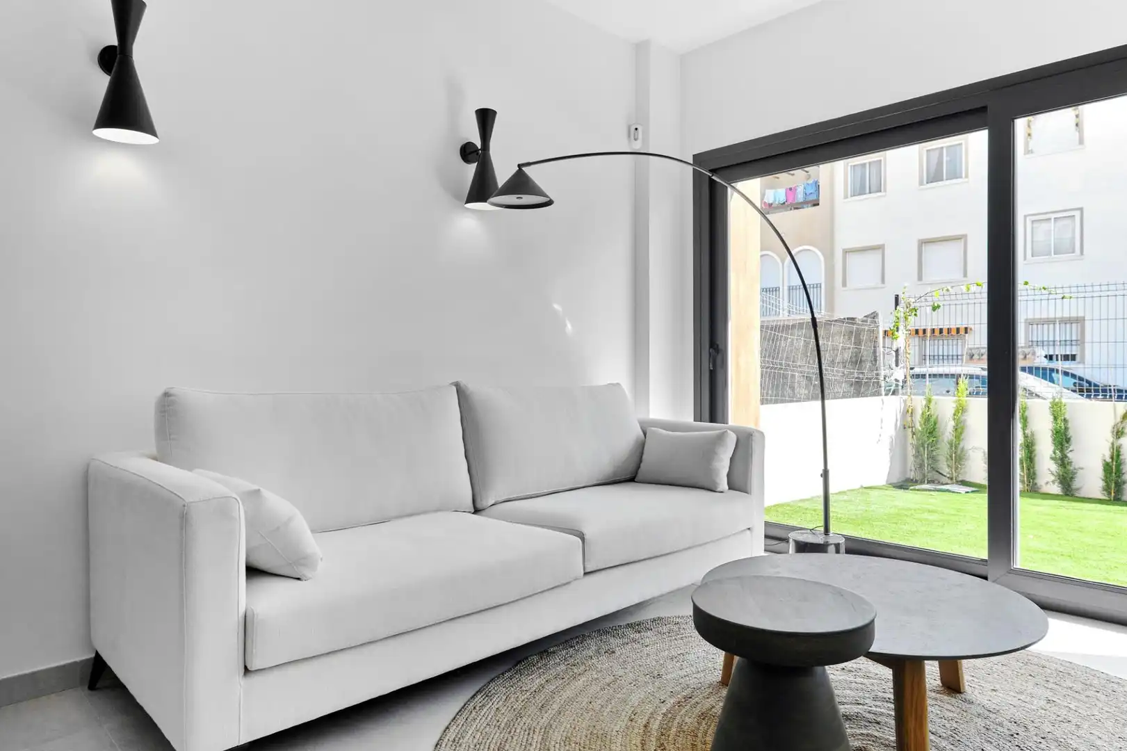 Bungalow con piscina en venta en Calle Calle de Ramón Rubial Cavias, imagen 2