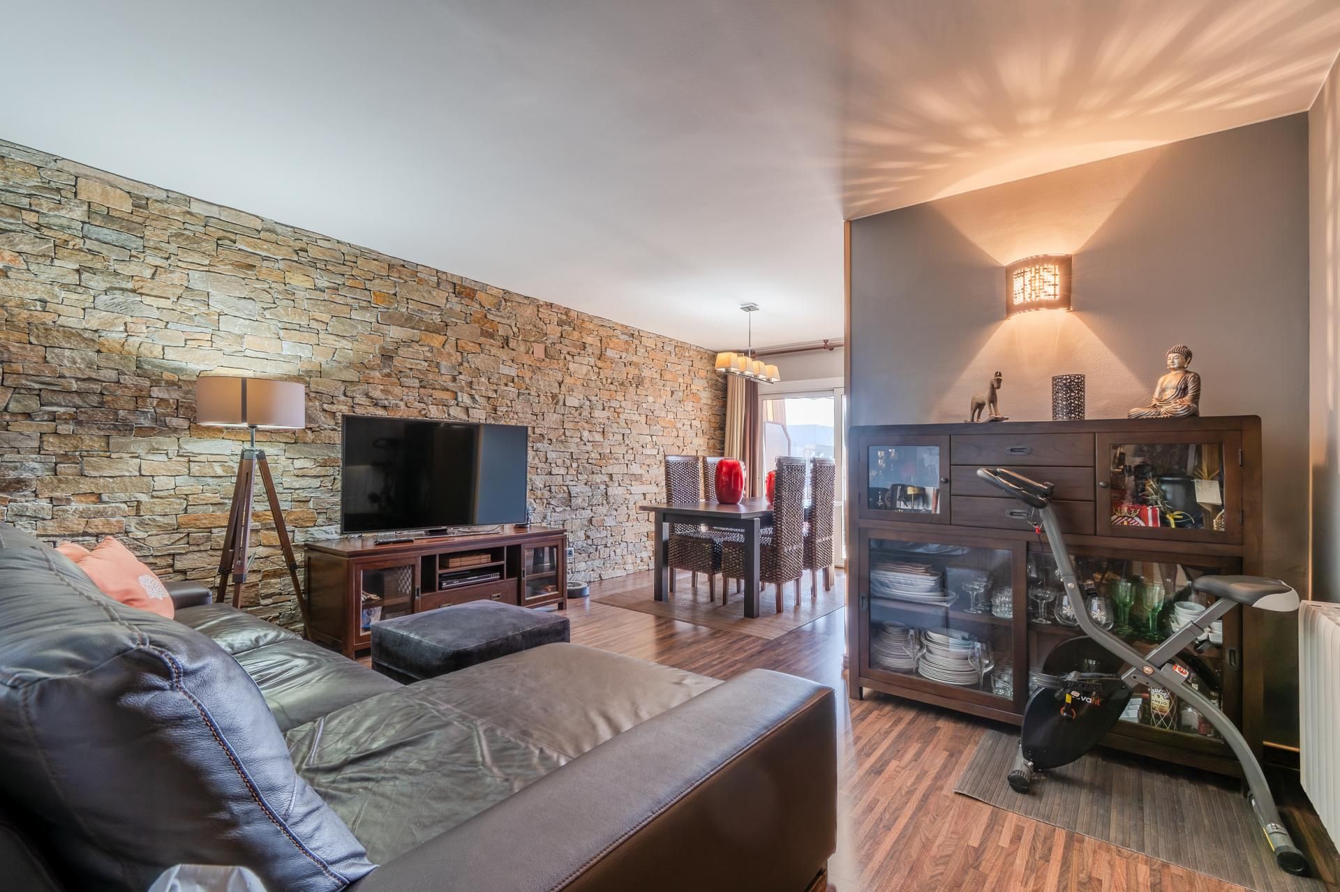 Living room of Flat for sale in Girona Capital  with Heating and Balcony