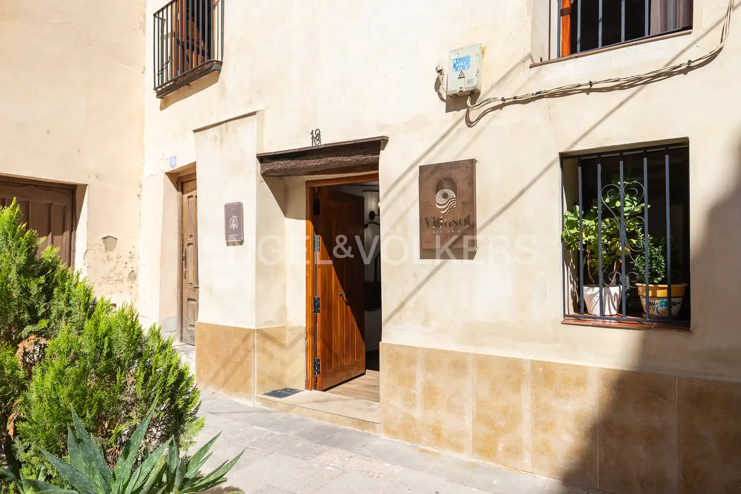 Vista exterior de Casa o xalet en venda en Requena amb Calefacció i Balcó