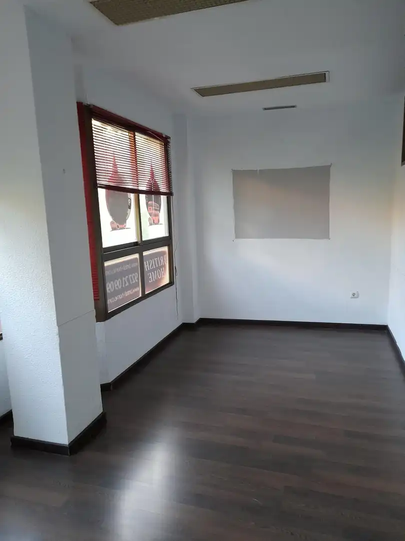 Oficina amb ascensor en venda a Centro