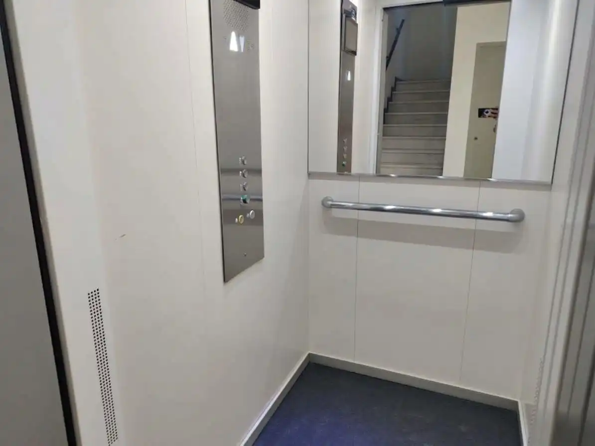 Flat for sale in  Sevilla Capital  with Air Conditioner and Balcony