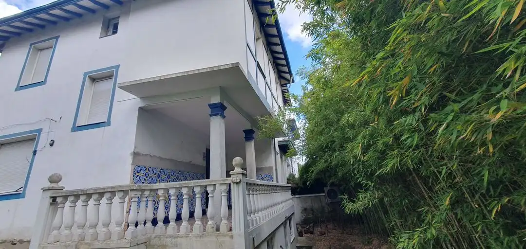 Vista exterior de Casa adosada en venda en Bilbao  amb Aire condicionat, Calefacció i Jardí privat