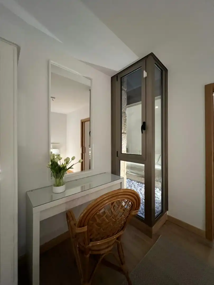 Habitación de Apartamento en venta en Vigo  con Calefacción, Amueblado y Horno