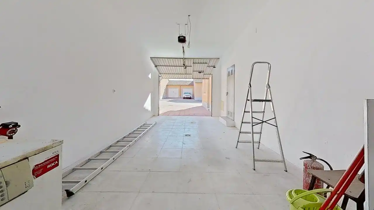 Casa adosada en venda en Santiuste de San Juan Bautista amb Calefacció, Jardí privat i Moblat