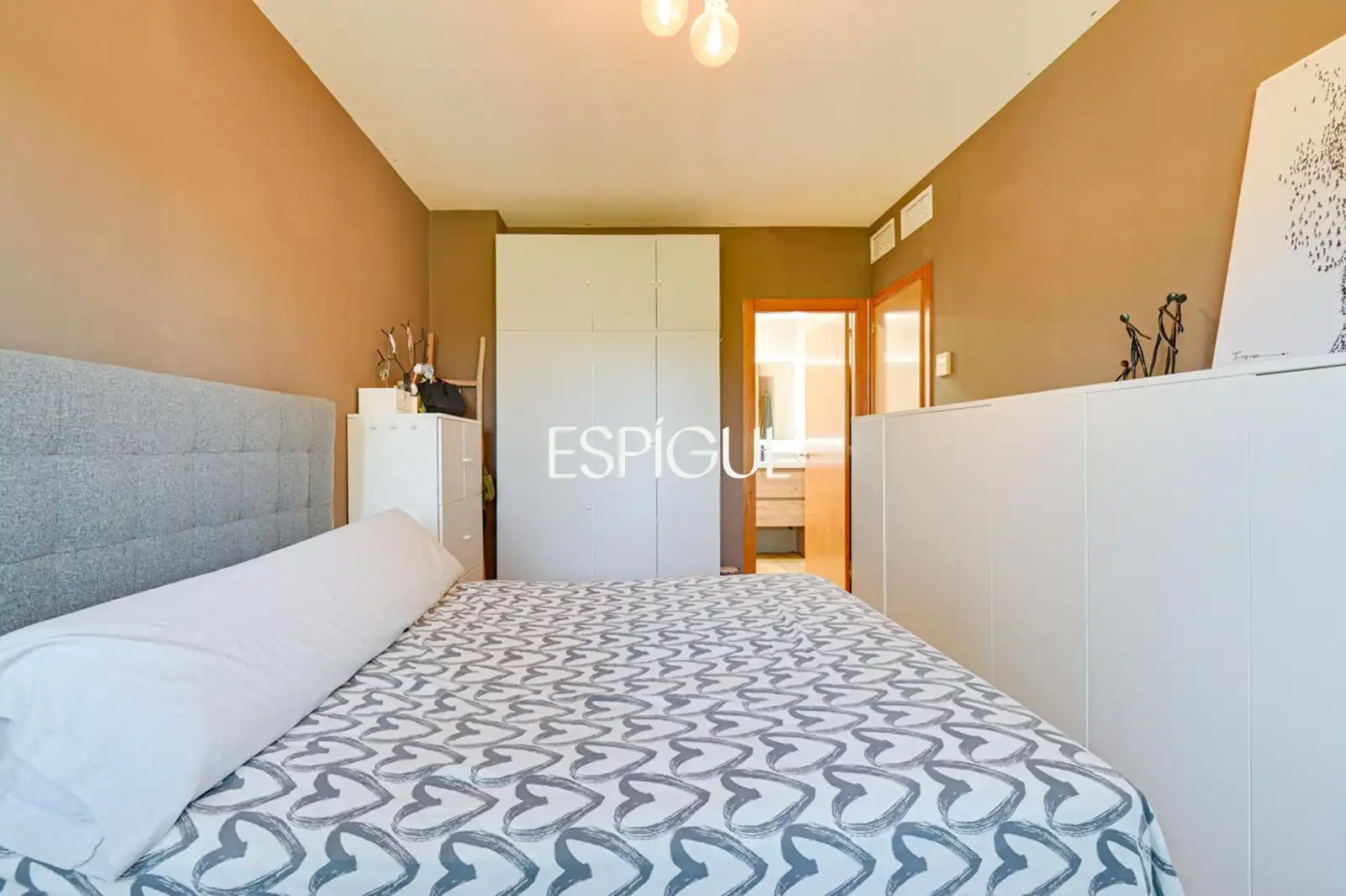 Habitación de Casa o chalet en venta en Aiguaviva con Aire acondicionado, Calefacción y Parquet