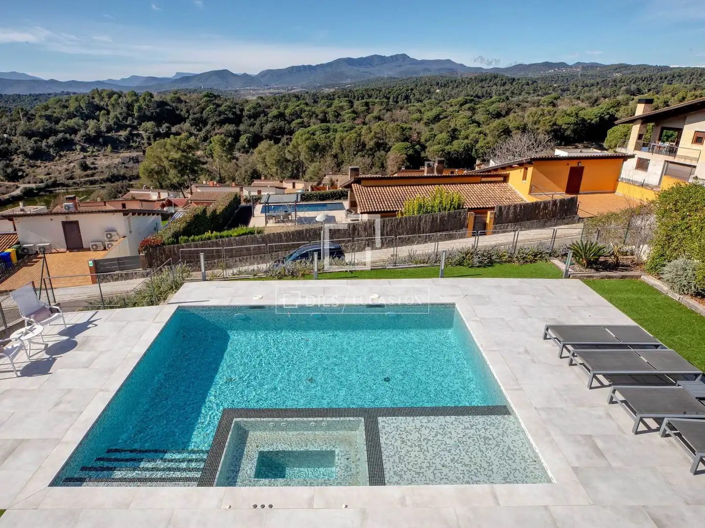 Piscina de Casa o chalet en venta en Sant Julià de Ramis con Aire acondicionado, Calefacción y Terraza