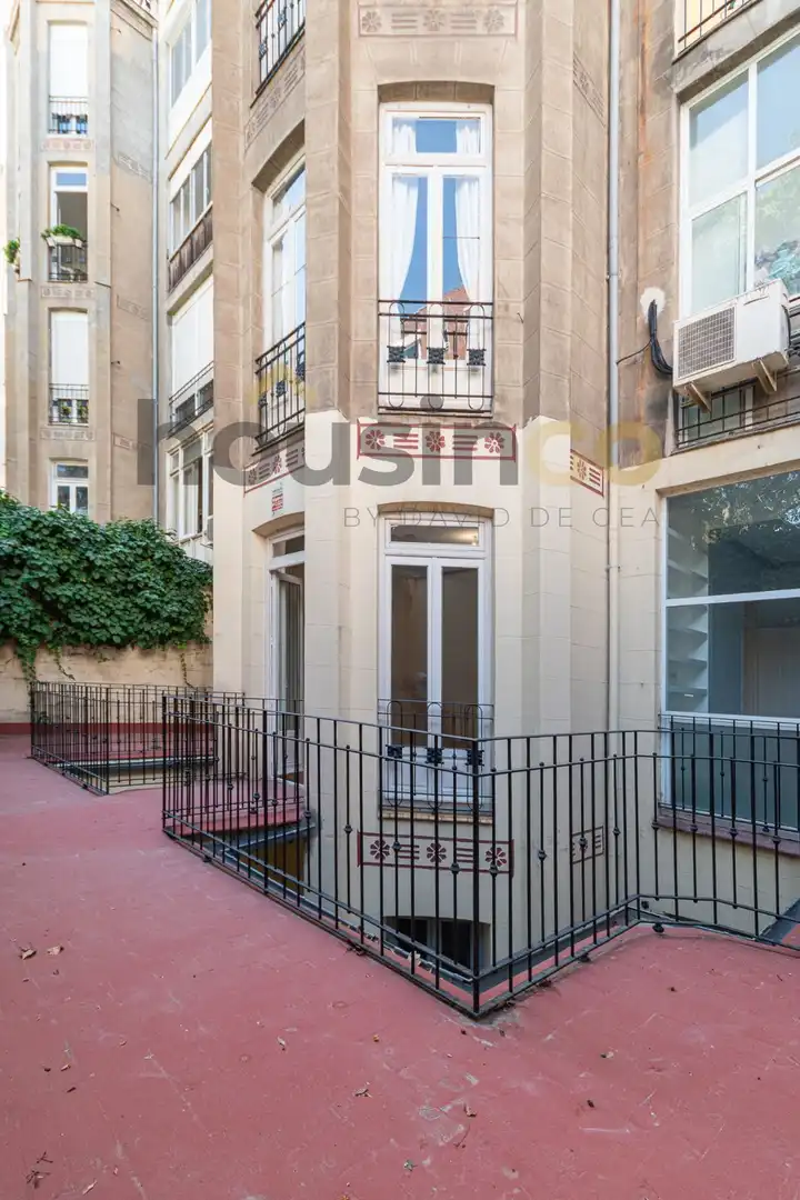 Exterior view of Flat for rent in Madrid  with Heating, Terrace and Oven