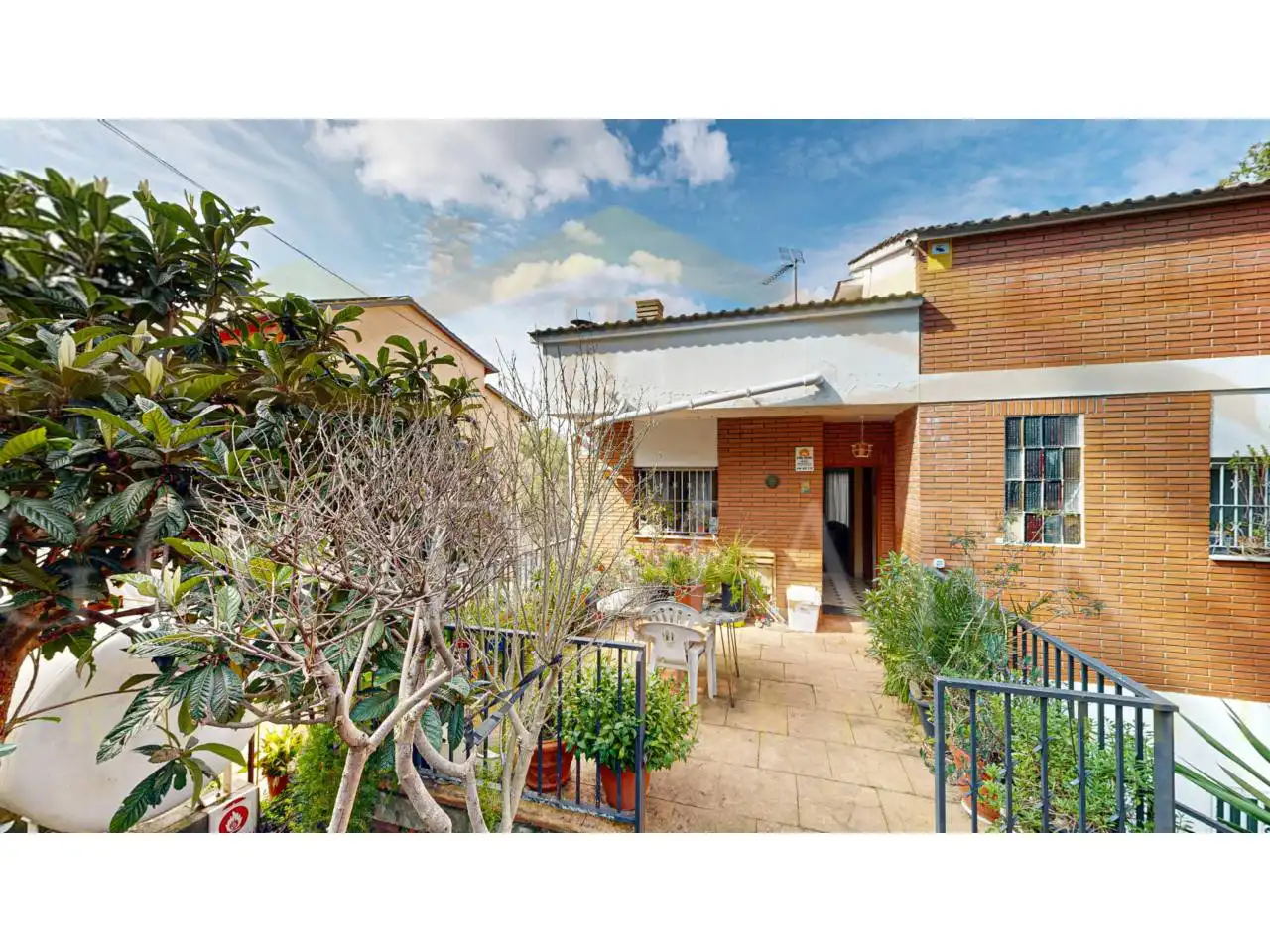Vista exterior de Casa o xalet en venda en Corbera de Llobregat amb Aire condicionat, Calefacció i Jardí privat