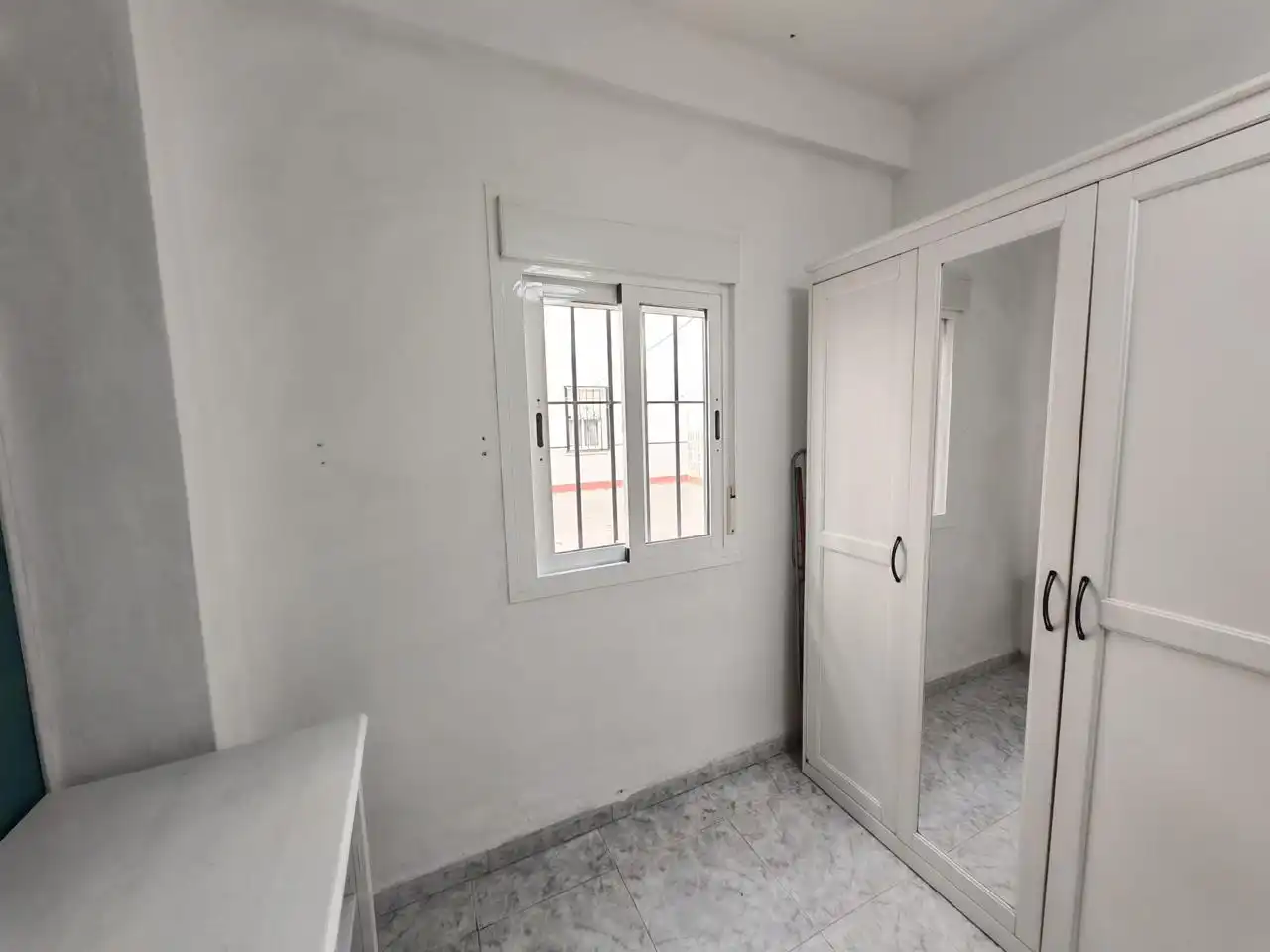 Schlafzimmer von Erdgeschoss zur Miete in Sevilla mit Möbliert