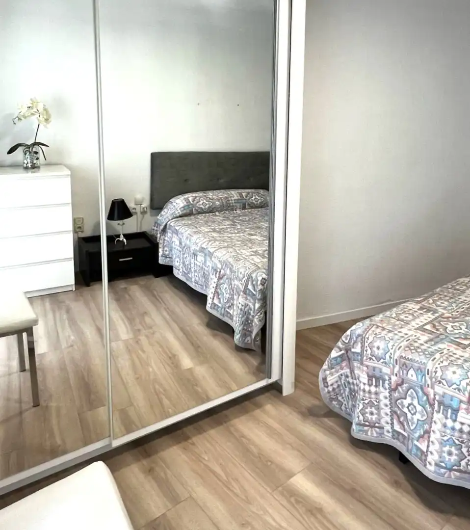 Habitación de Piso de alquiler en Zaragoza con Calefacción, Amueblado y Horno