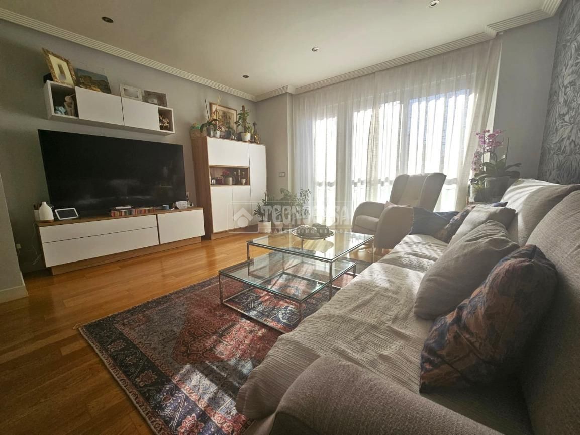 Living room of Flat for sale in Getafe  with Air Conditioner, Heating and Storage room