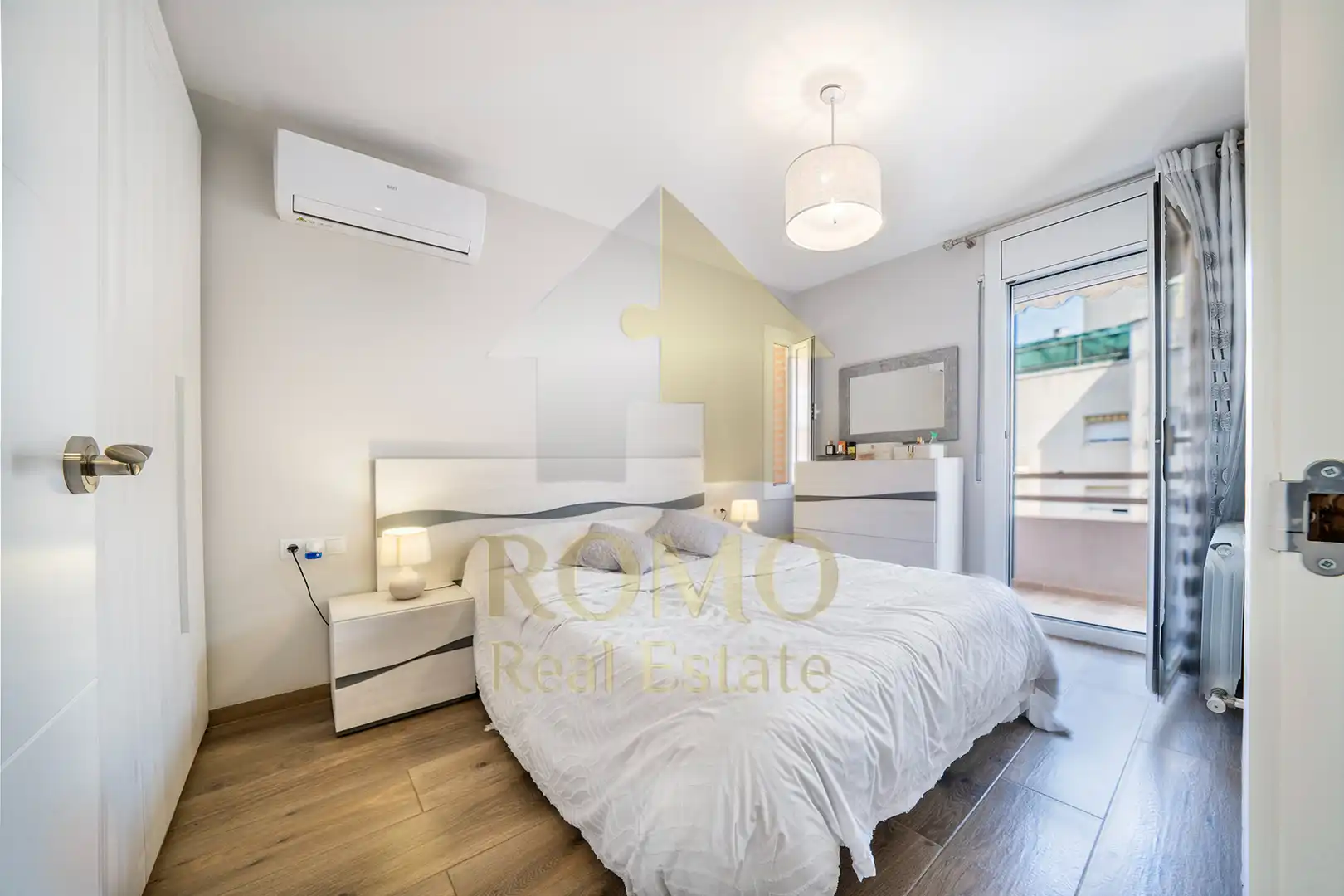 Habitación de Piso en venta en Santa Perpètua de Mogoda con Calefacción y Balcón