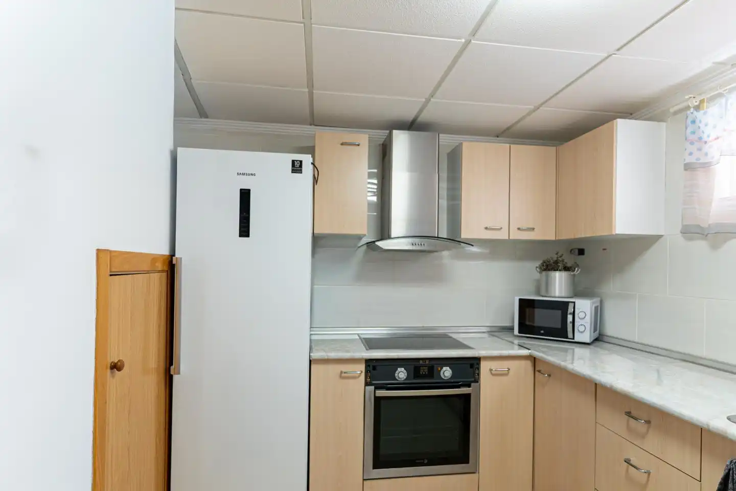 Küche von Haus oder Chalet zum Verkauf in Santa Pola mit Klimaanlage, Privatgarten und Terrasse