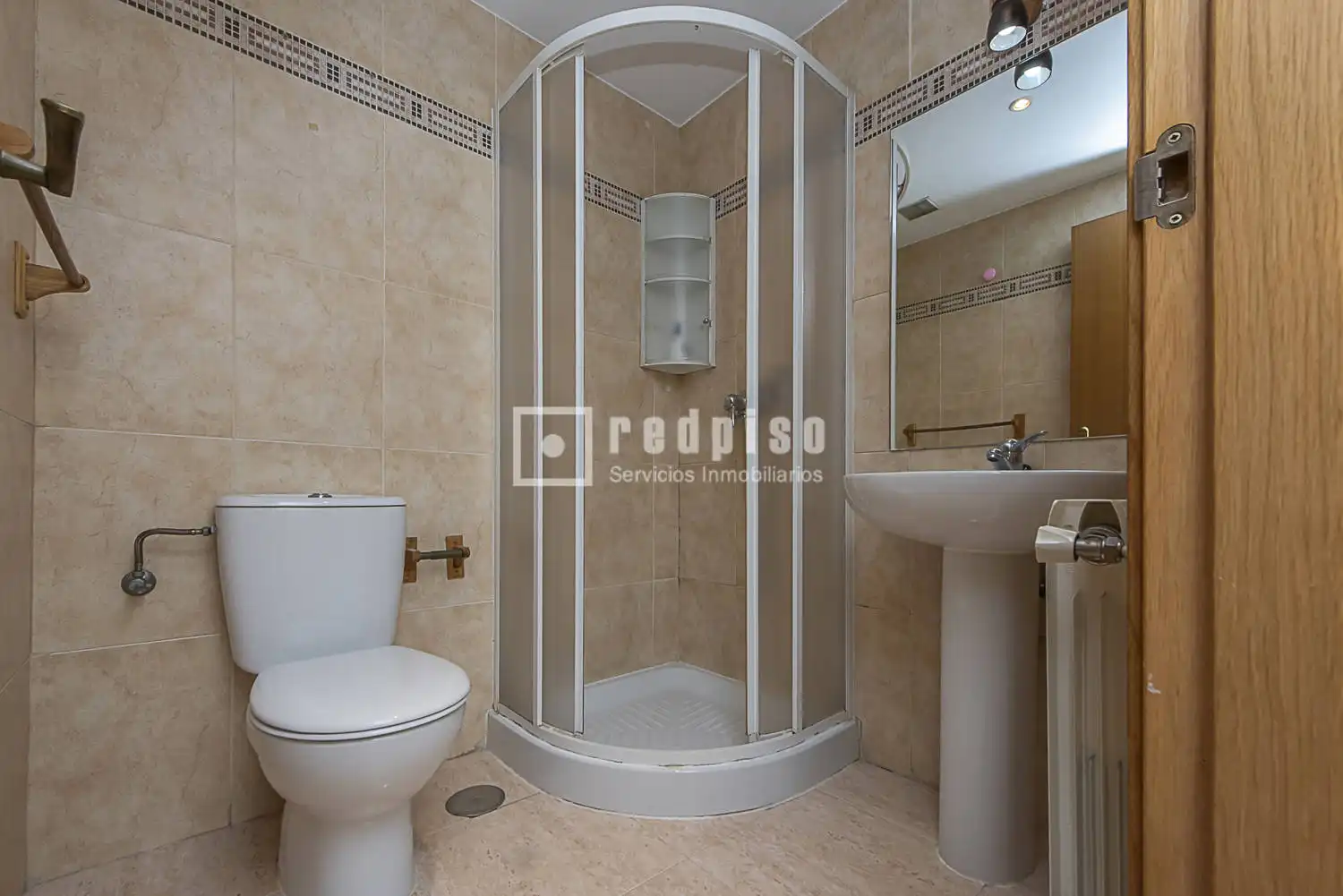 Bathroom of Flat for sale in Pinto  with Heating and Storage room