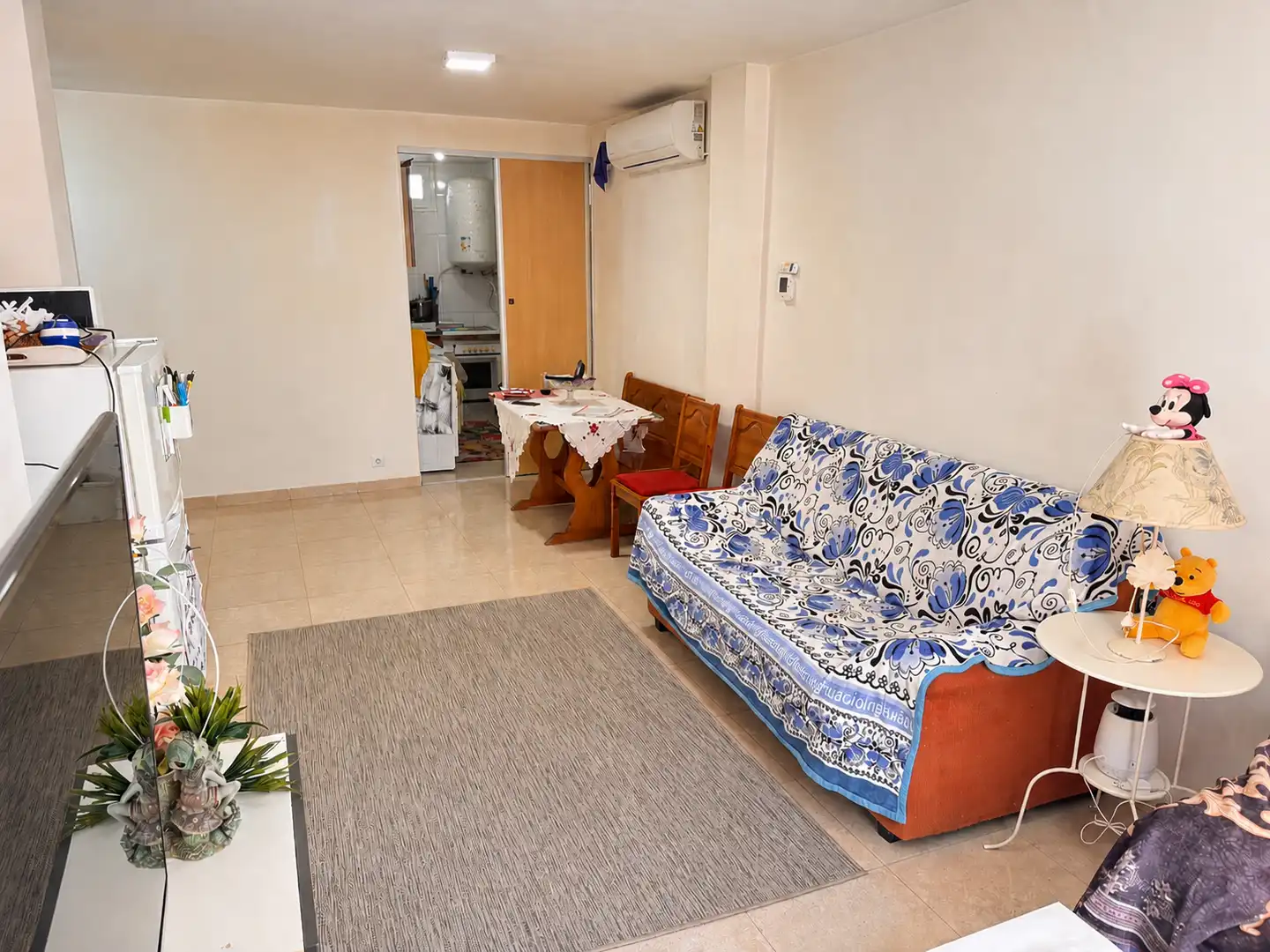 Sala d'estar de Pis en venda en Roquetas de Mar amb Aire condicionat