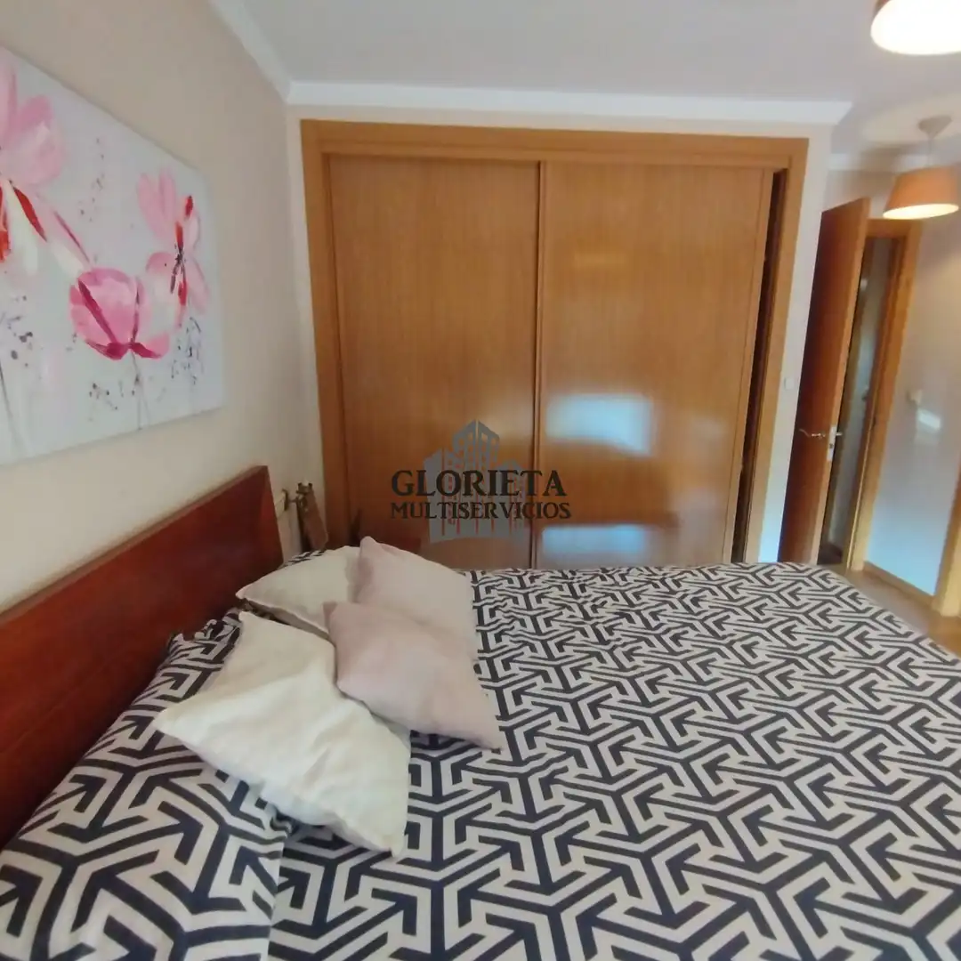 Dormitori de Casa o xalet en venda en Vigo  amb Calefacció, Terrassa i Traster