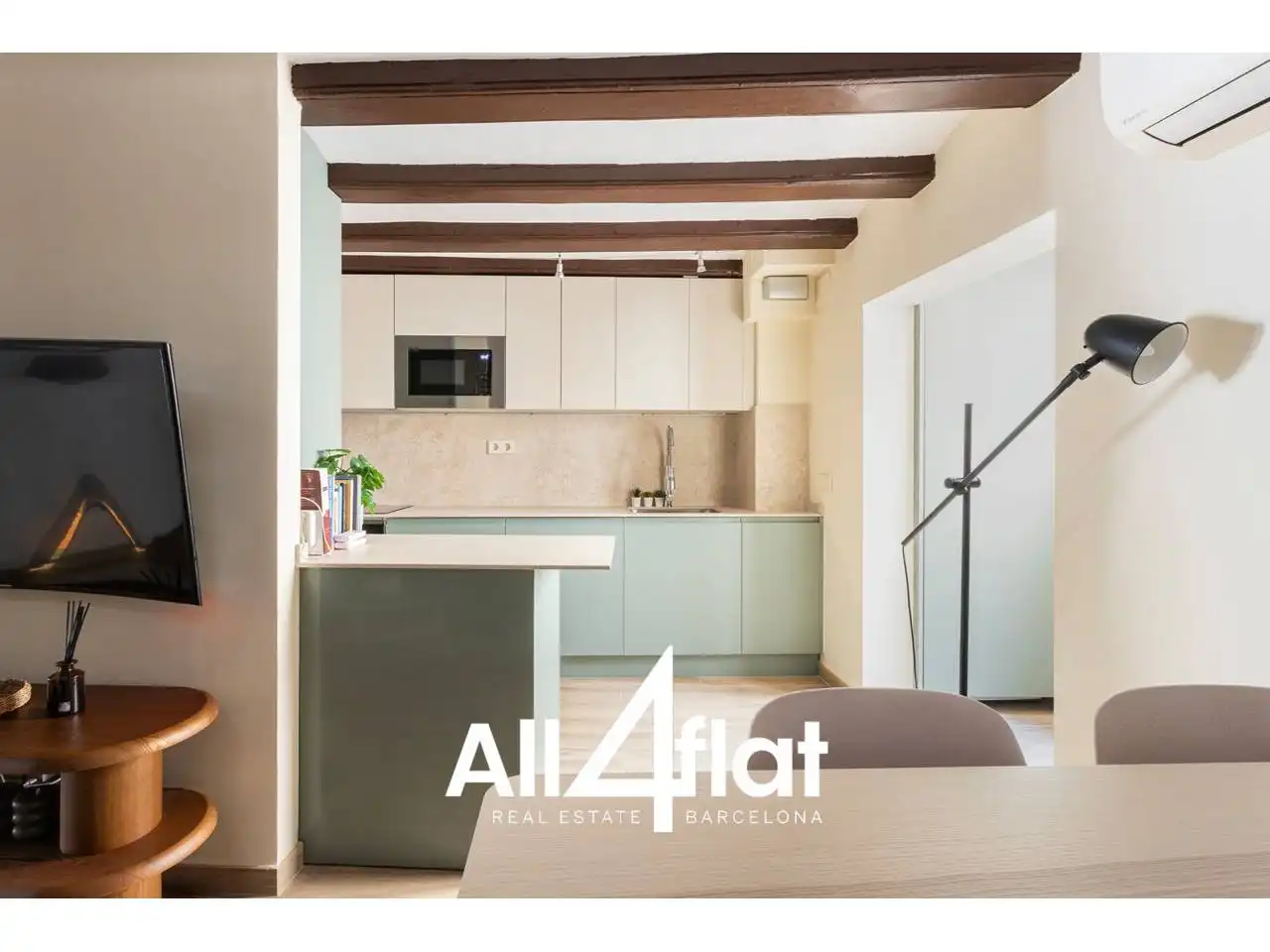 Küche von Wohnung zum Verkauf in Barcelona mit Klimaanlage, Parkett und Möbliert