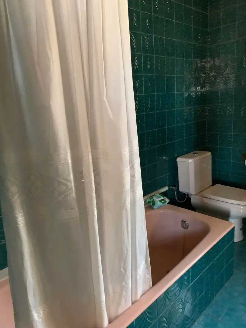 Bany de Casa o xalet en venda en Girona amb Jardí privat, Parquet i Terrassa