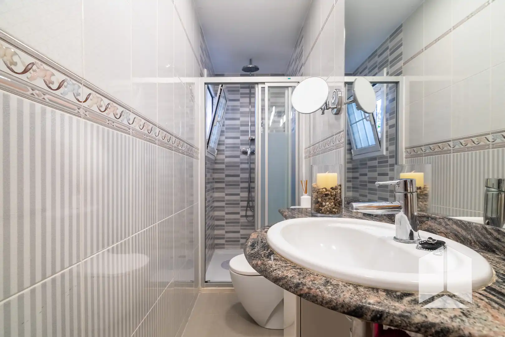 Bathroom of Houses for sale in Sant Vicenç Dels Horts  with Storage room and Swimming Pool
