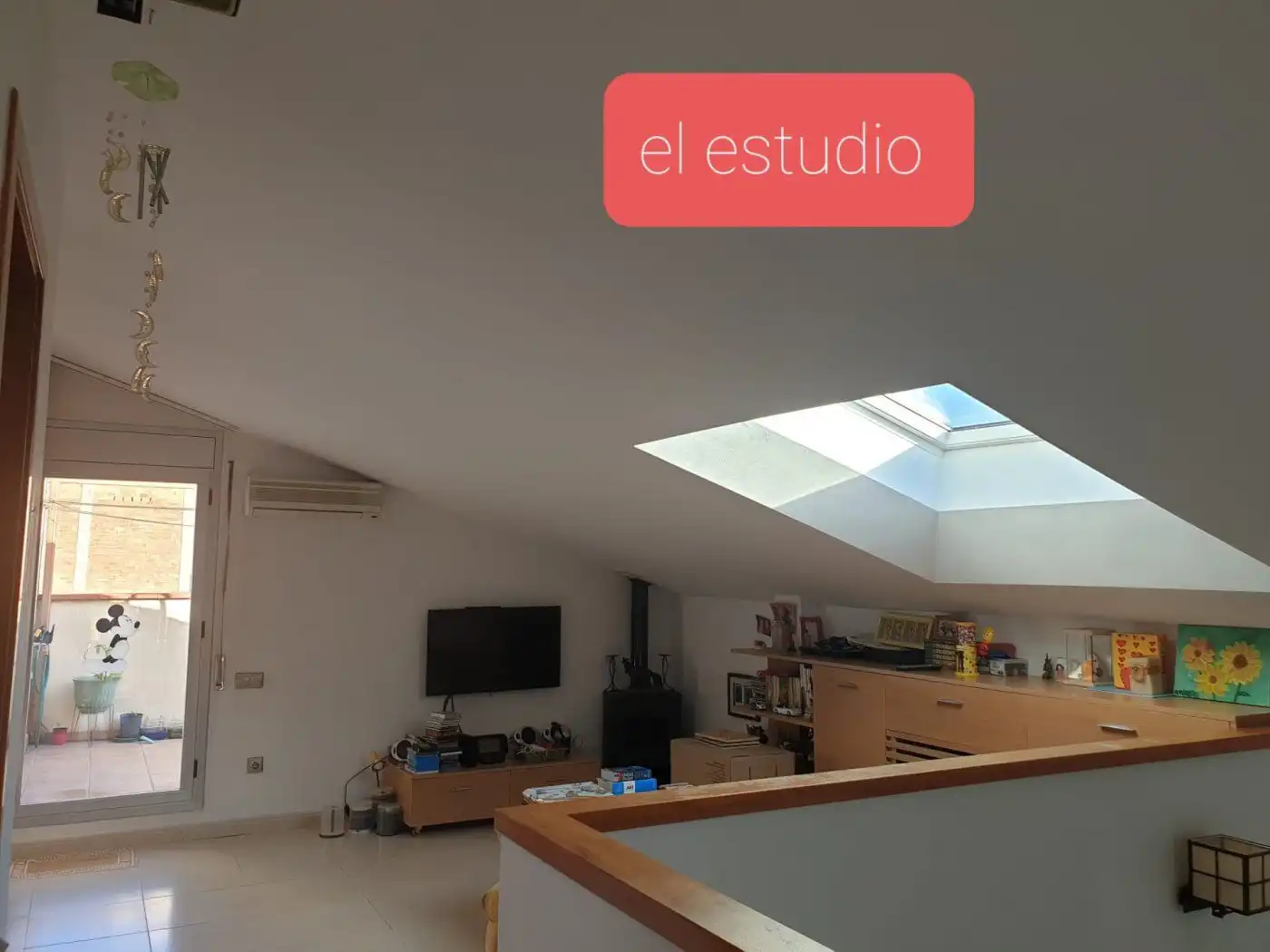 Sala de estar de Dúplex en venta en Terrassa con Aire acondicionado, Trastero y Amueblado
