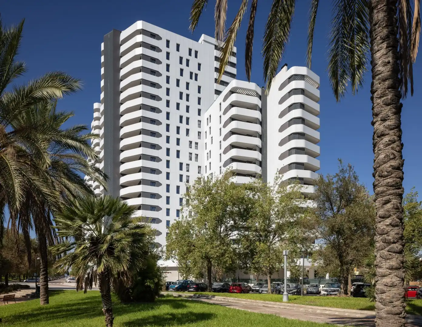 Außenansicht von Wohnung zur Miete in Valencia mit Terrasse, Abstellraum und Möbliert