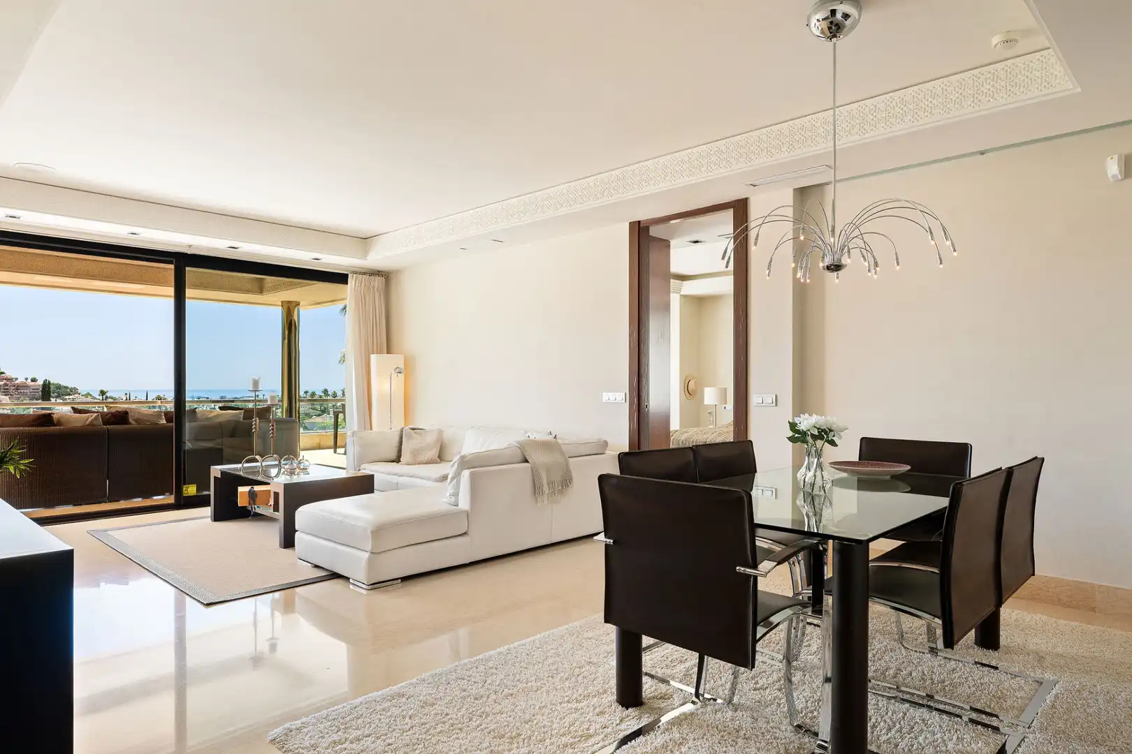 Sala de estar de Apartamento en venta en Marbella con Aire acondicionado, Terraza y Piscina