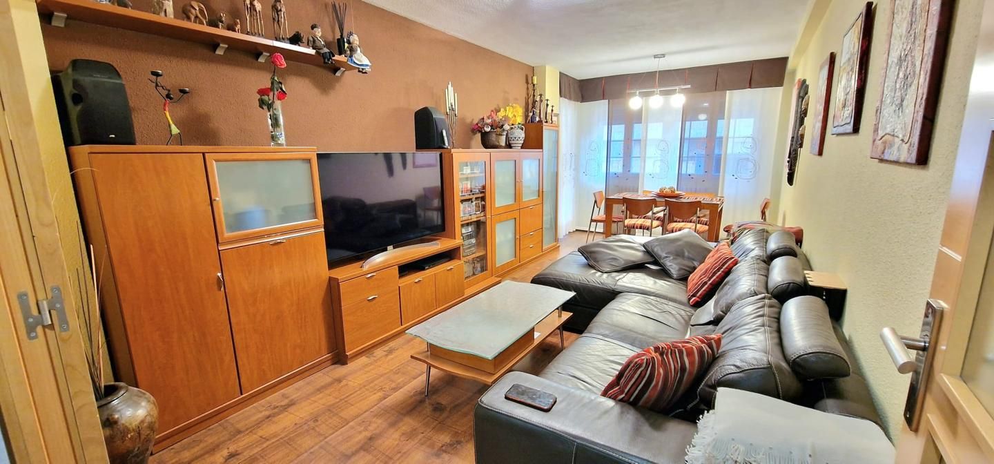 Sala d'estar de Pis en venda en  Zaragoza Capital amb Aire condicionat, Calefacció i Parquet