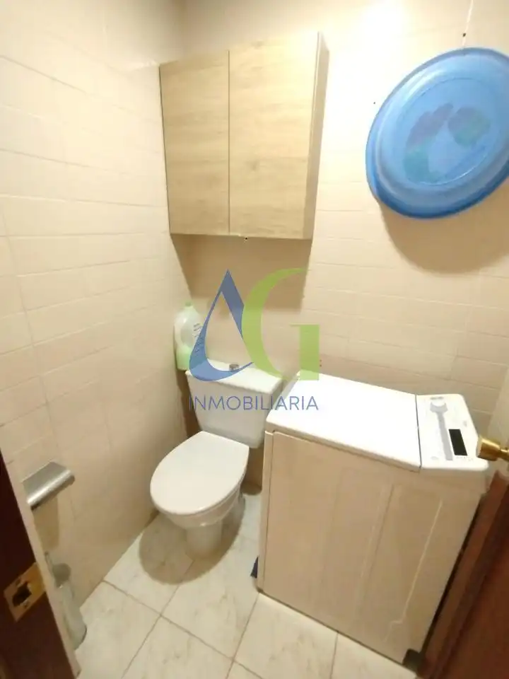Bany de Pis en venda en Villaquilambre amb Calefacció, Parquet i Terrassa