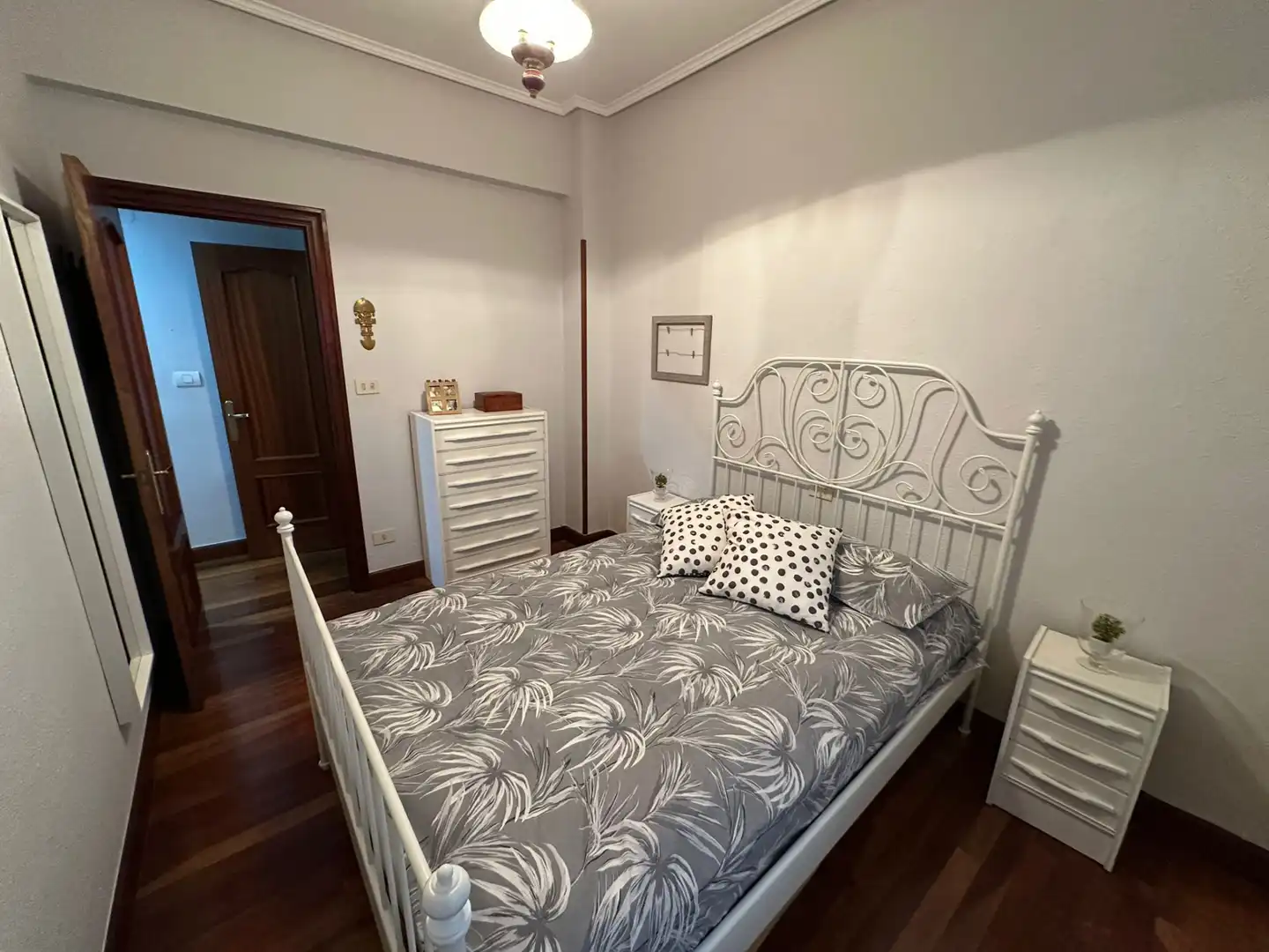 Bedroom of Flat for sale in Bilbao   with Oven, Washing machine and Balcony