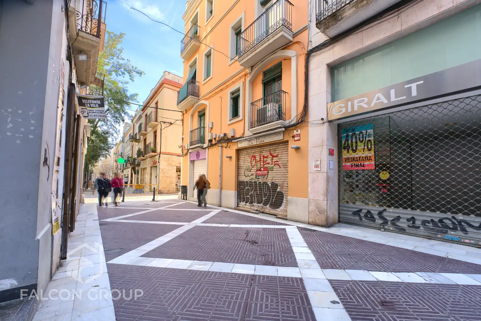Vista exterior de Local en venda en Vilanova i la Geltrú