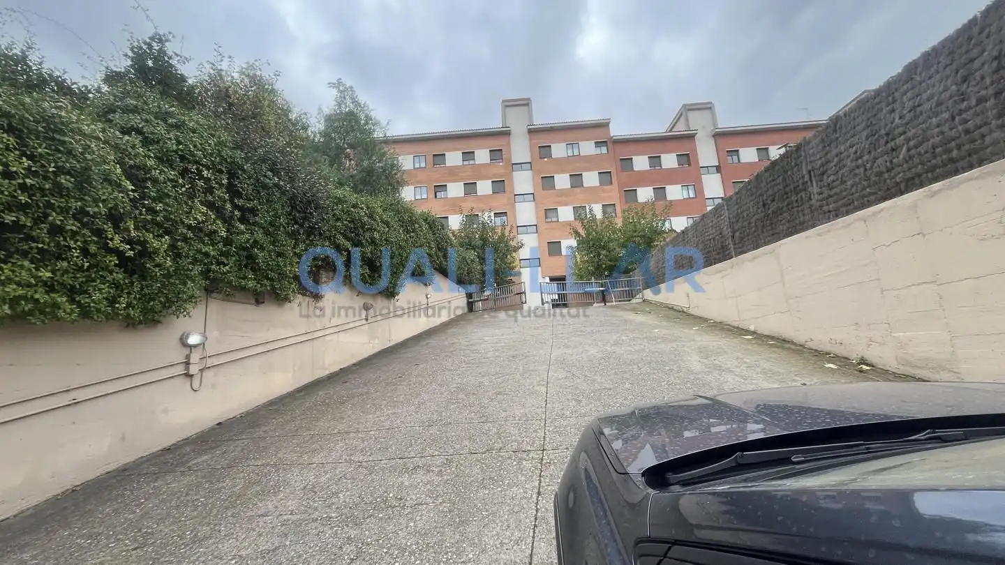 Garage for rent in Del Marquès De Monistrol, Mas Lluí