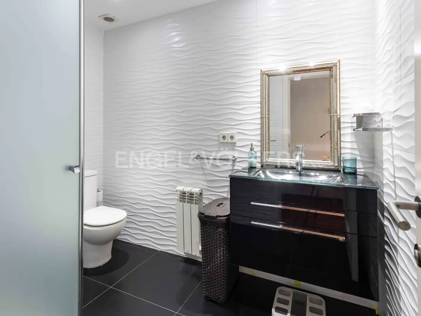 Baño de Piso de alquiler en Barcelona con Aire acondicionado, Calefacción y Jardín privado