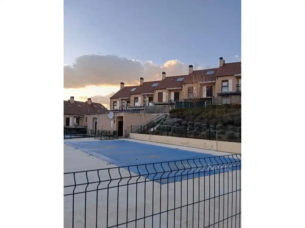 Houses for rent in Calle Bajada Al Lavadero, Valdeolmos-Alalpardo