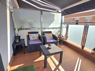 Penthouse with balcony for sale in Montgat