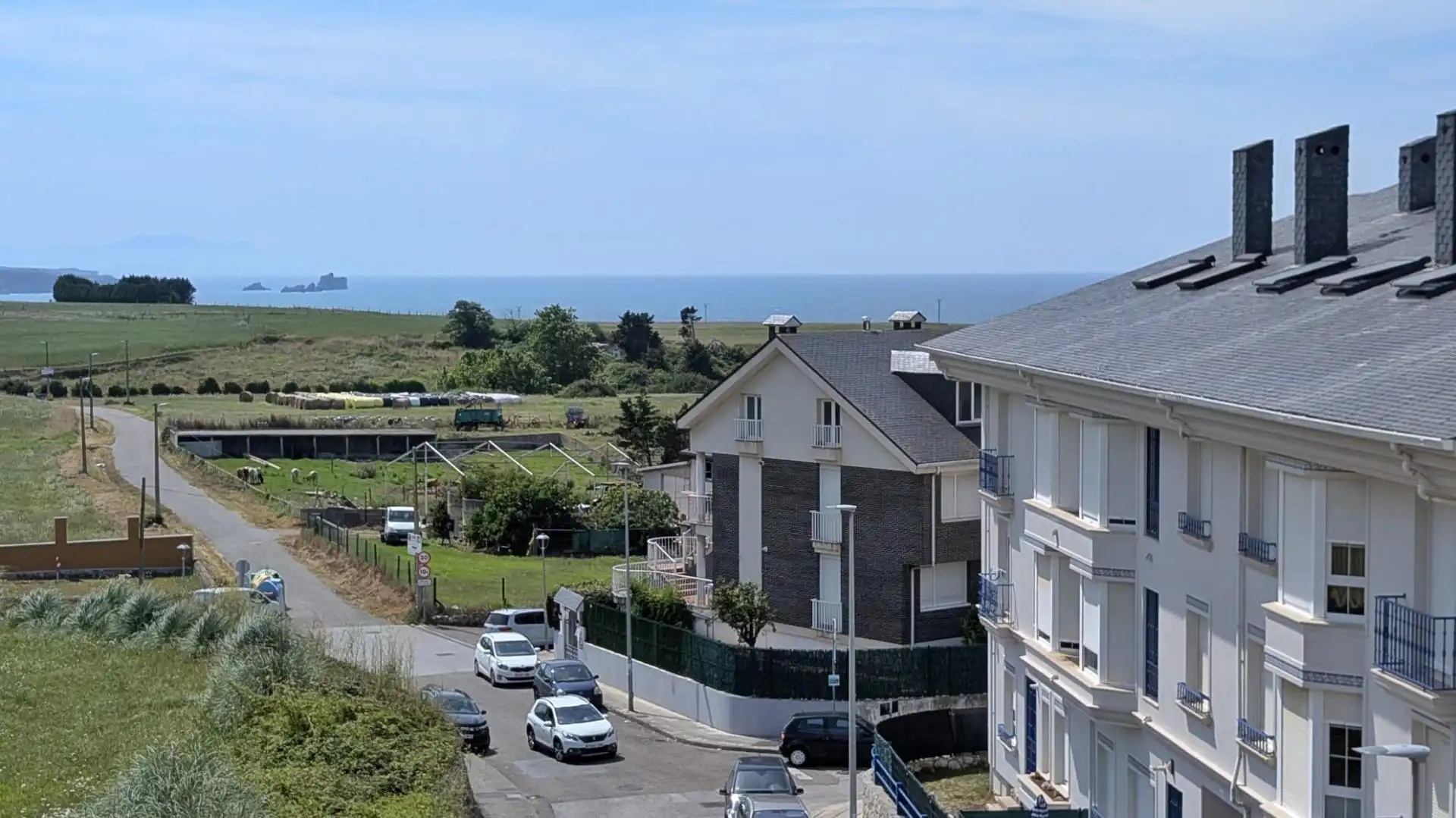 Vista exterior de Dúplex en venda en Piélagos amb Calefacció i Traster