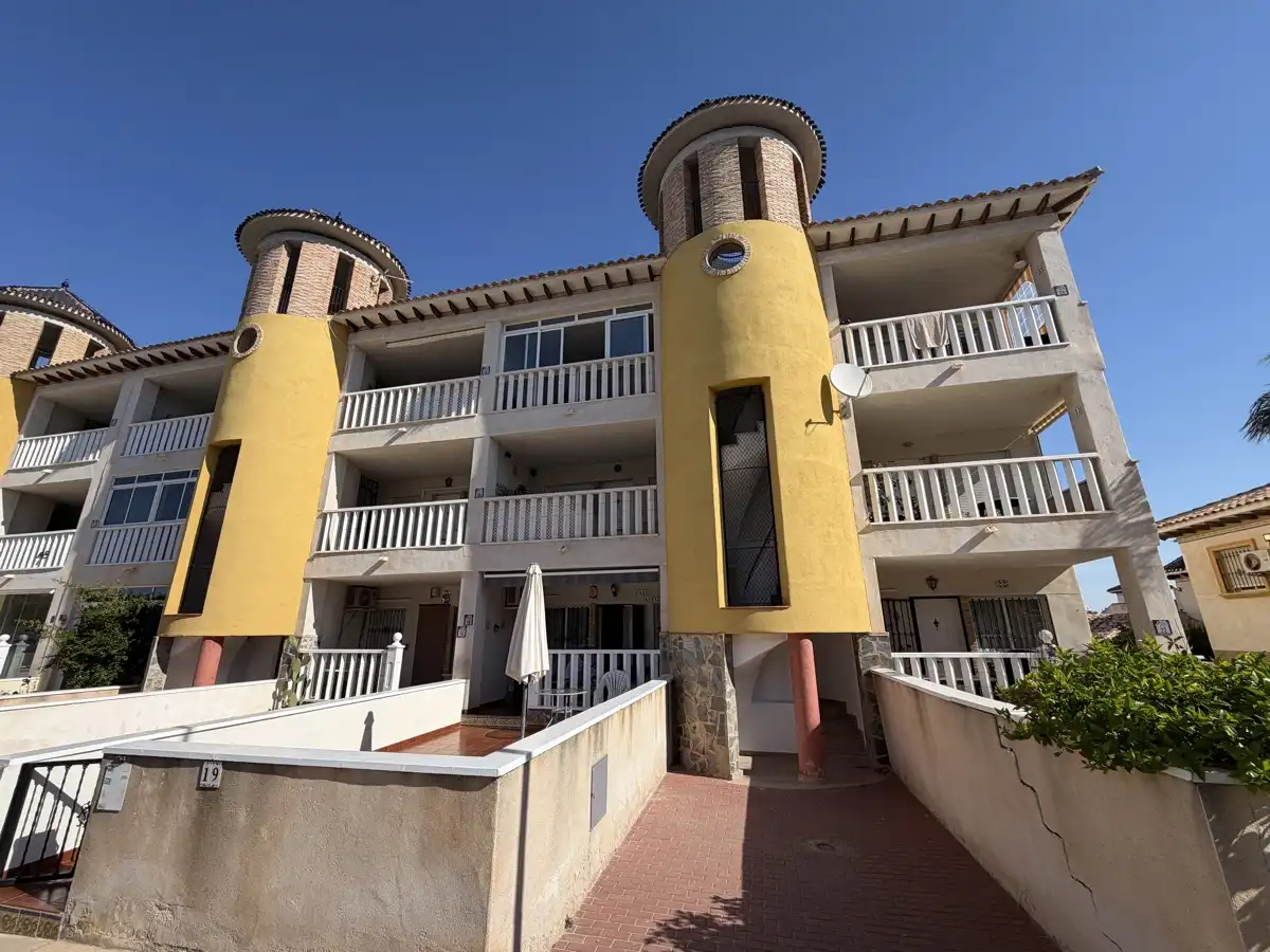 Vista exterior de Apartamento en venta en Orihuela