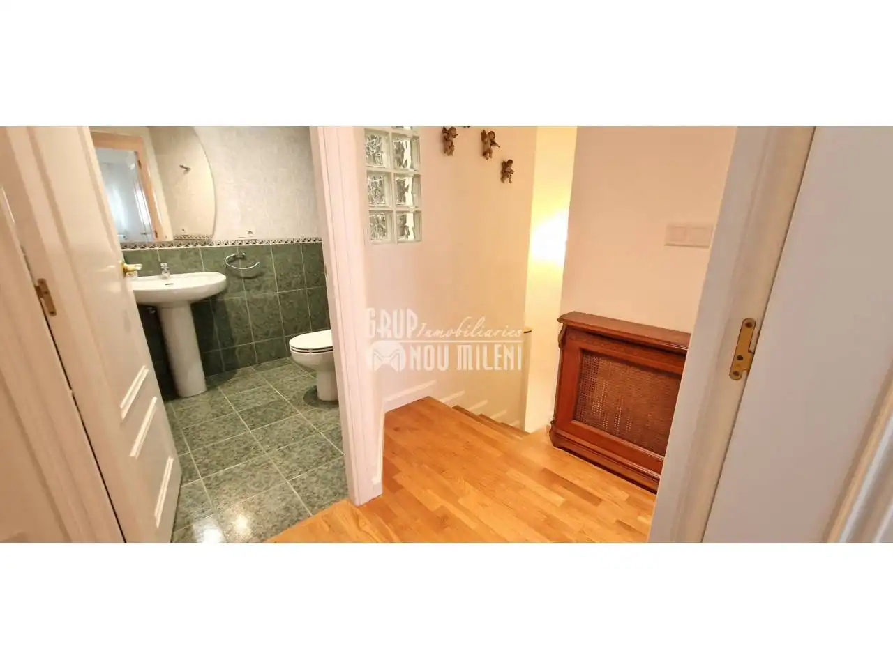 Bany de Dúplex de lloguer en Valencia amb Aire condicionat, Jardí privat i Parquet